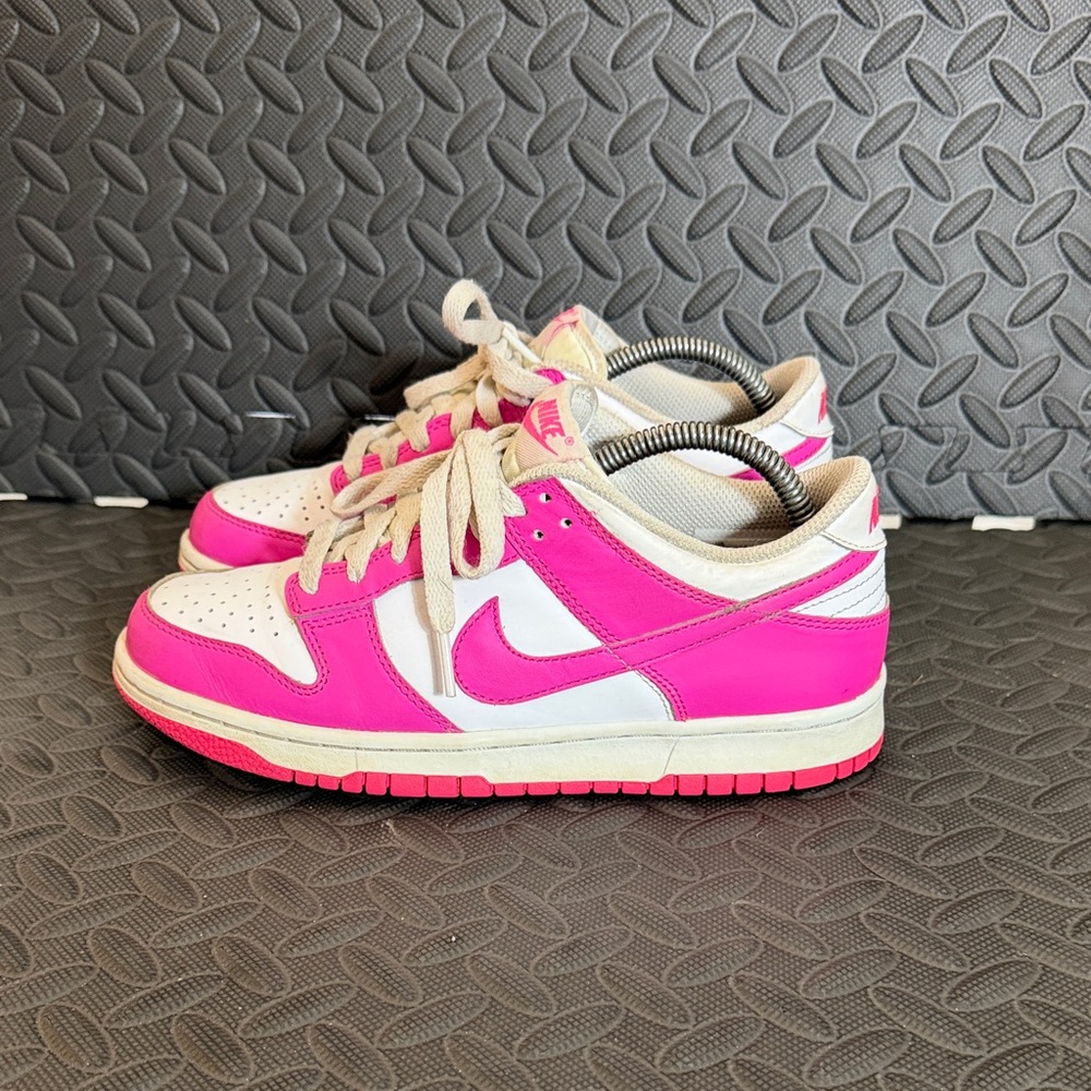 Nike Dunk Laser Fuchsia Sneakers Size 6Y / Women Size 7.5 “Pink Barbie”